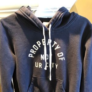 Abercrombie and Fitch, Pull over, cropped.